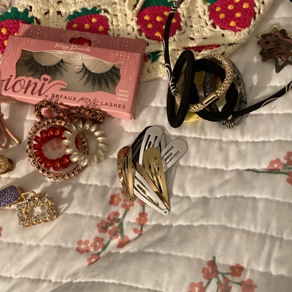 Huge Jewelry / Beauty / Hair Accessories Bundle - Picture 7 of 7
